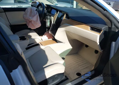 2018 Tesla Model S 100D/75D/P100D из США, поврежденный, VIN 5YJSA1E28JF278587